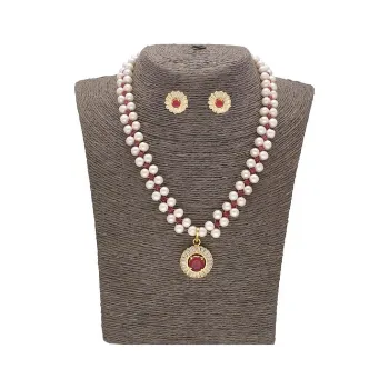 Pure Pearl necklace
